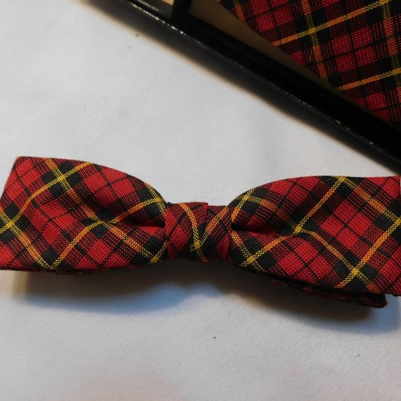 Vintage Wickbury Ltd. Plaid Cummerbund and Bow Tie Set - Picture 5 of 10